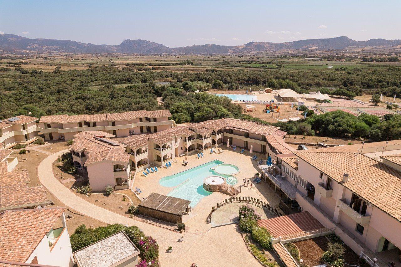 Baia Delle Mimose Aparthotel Badesi Kültér fotó