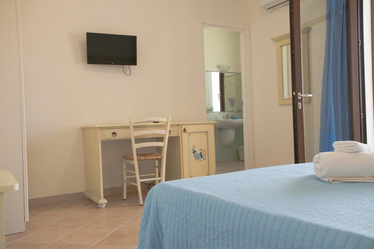 Baia Delle Mimose Aparthotel Badesi Kültér fotó