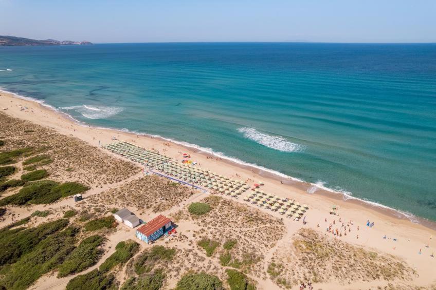 Baia Delle Mimose Aparthotel Badesi Kültér fotó