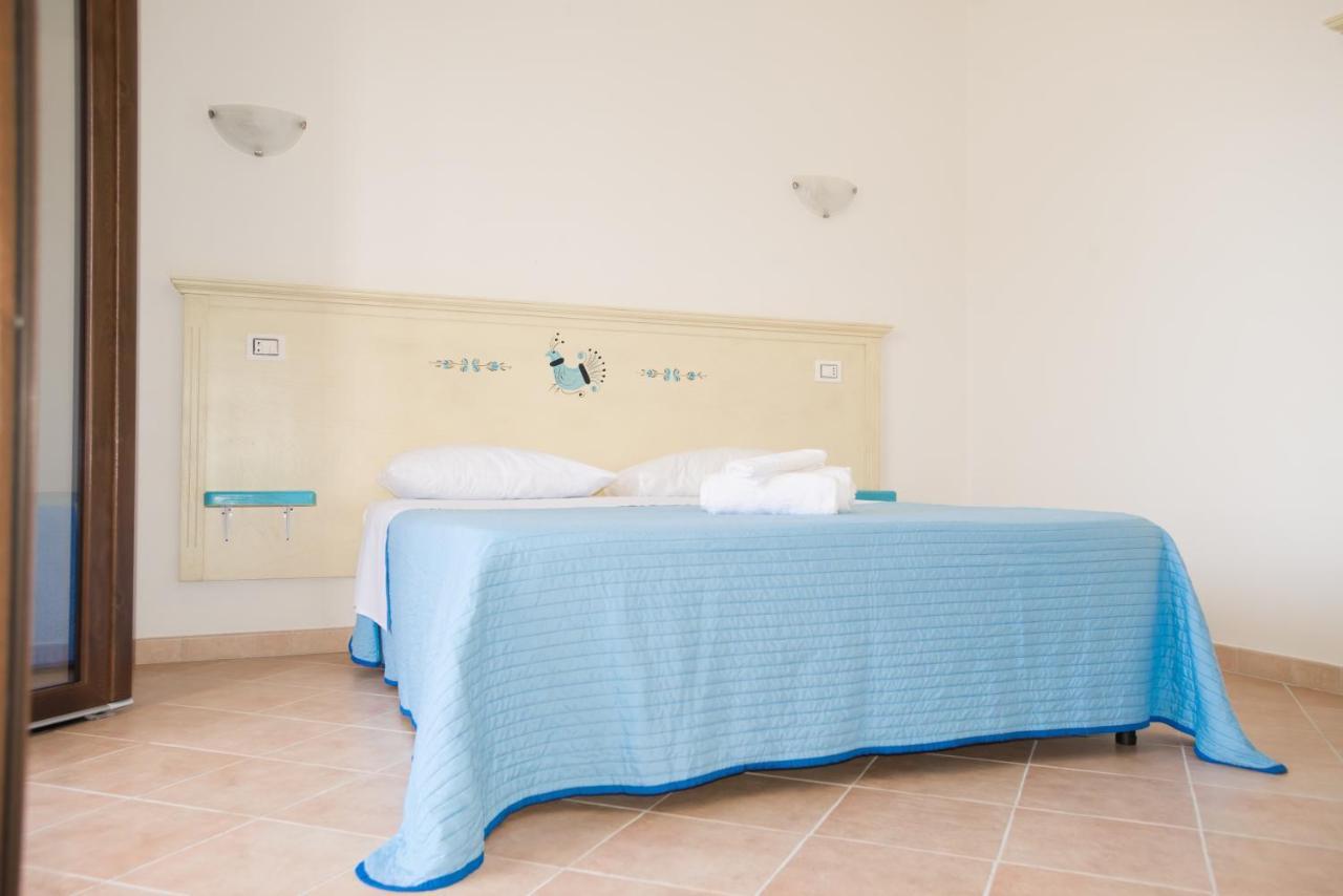 Baia Delle Mimose Aparthotel Badesi Kültér fotó