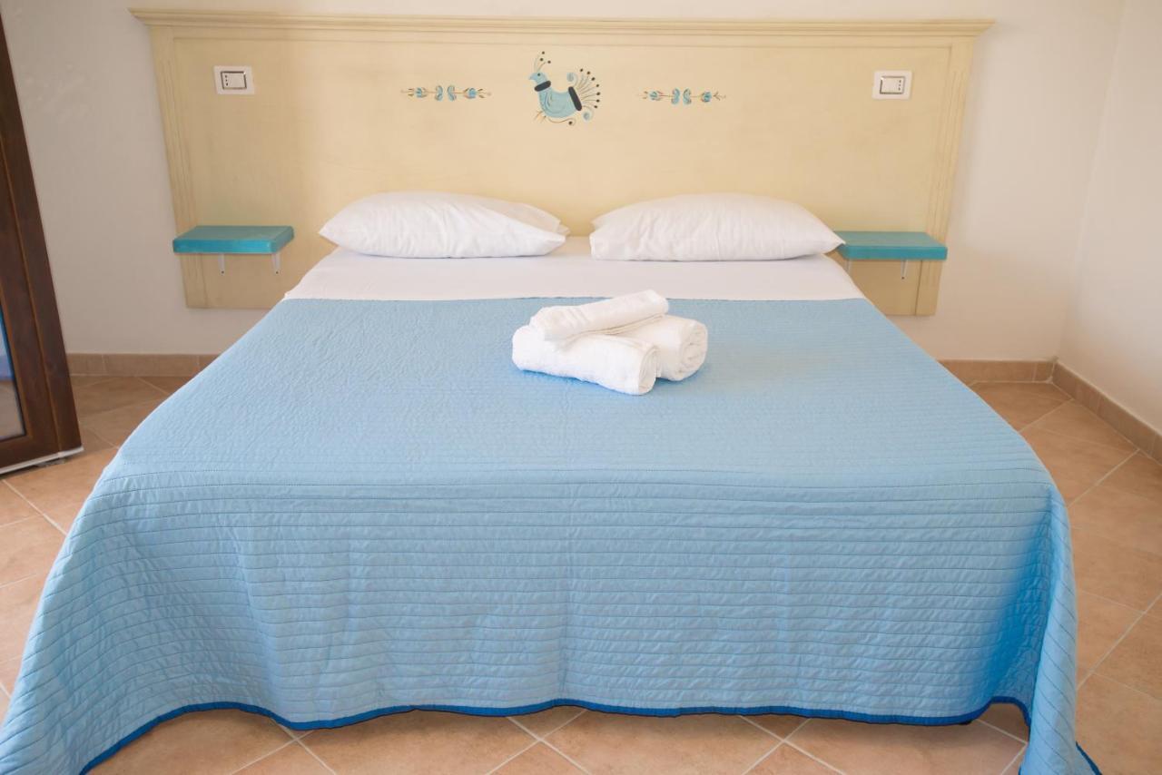 Baia Delle Mimose Aparthotel Badesi Kültér fotó